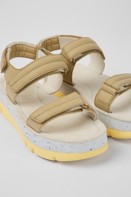 Design Oruga Up Beige Leather Sandals For Women Camper